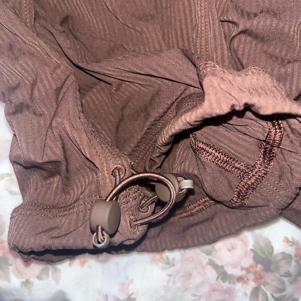 lululemon athletica Women's Brown Cargo Trousers - Picture 9 of 12